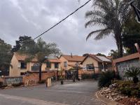 Front View of property in Glen Marais