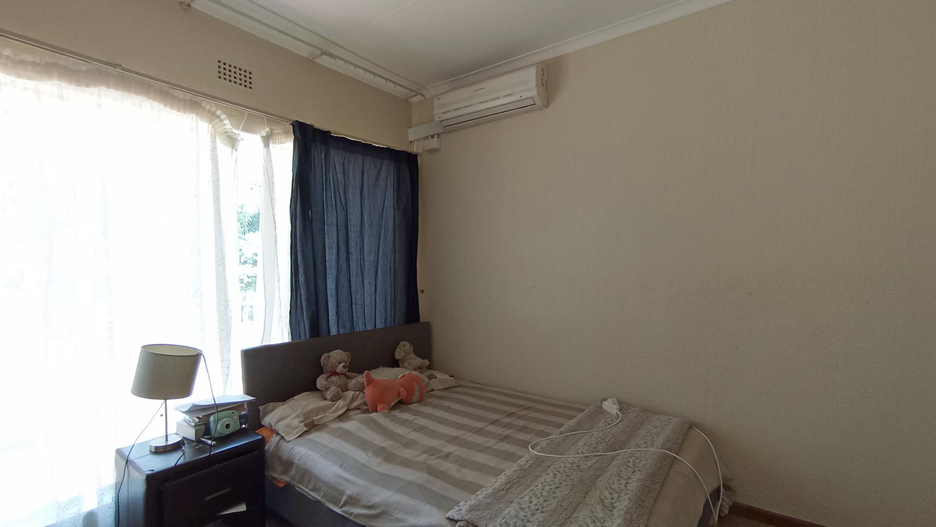 Bed Room 3 - 14 square meters of property in Gallo Manor