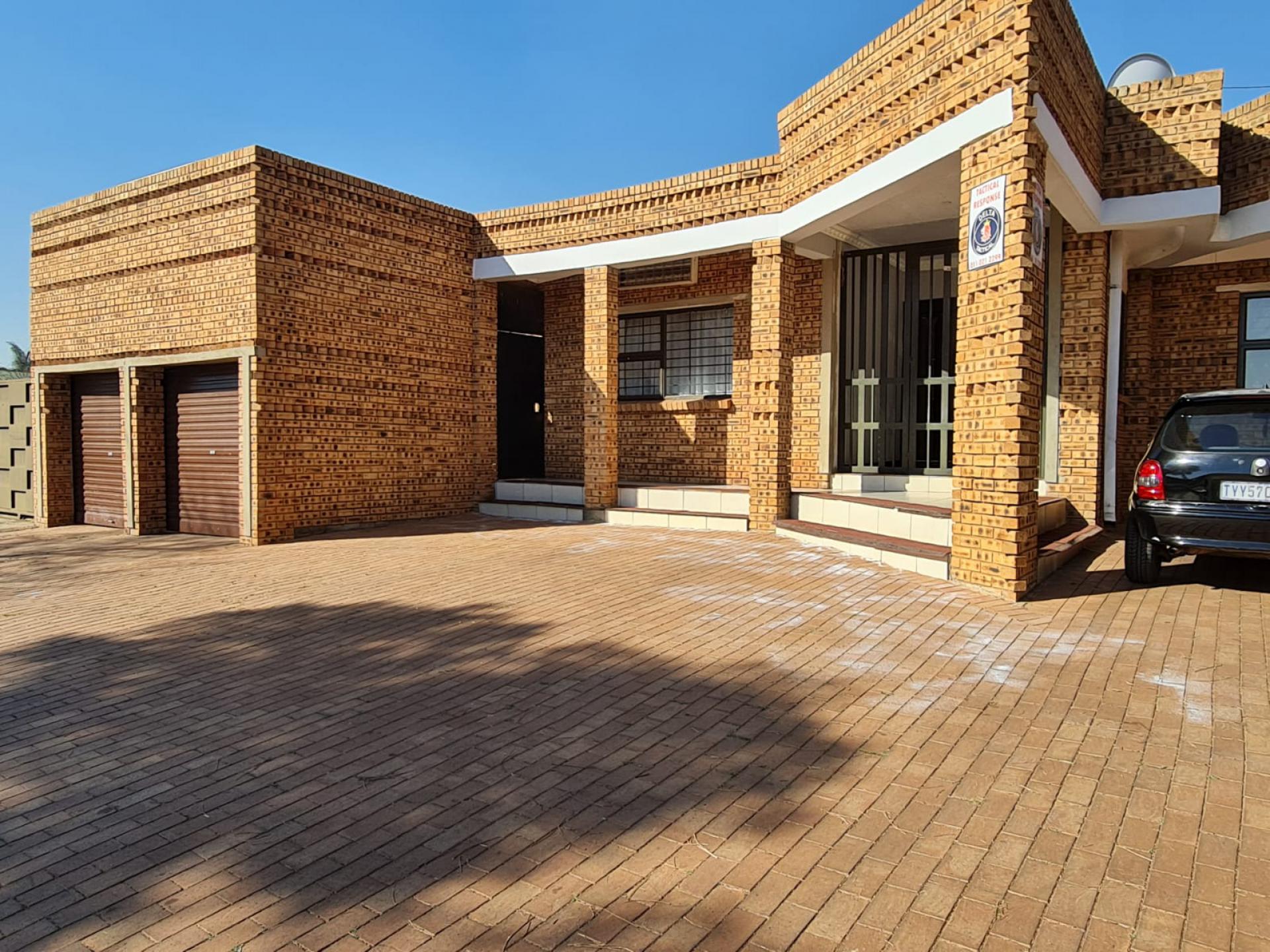 3 Bedroom House for Sale For Sale in Crosby MR463903 MyR