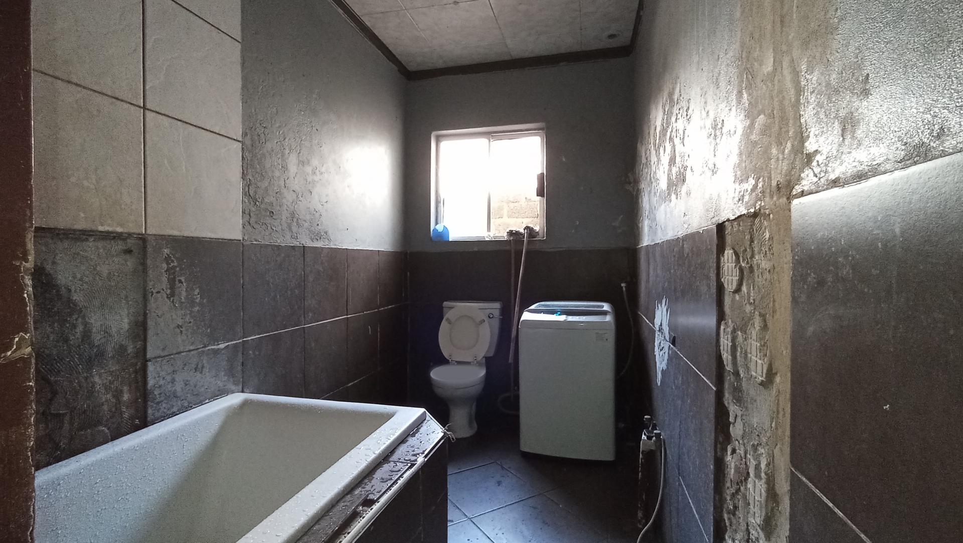 Bathroom 2 of property in Kenilworth - JHB