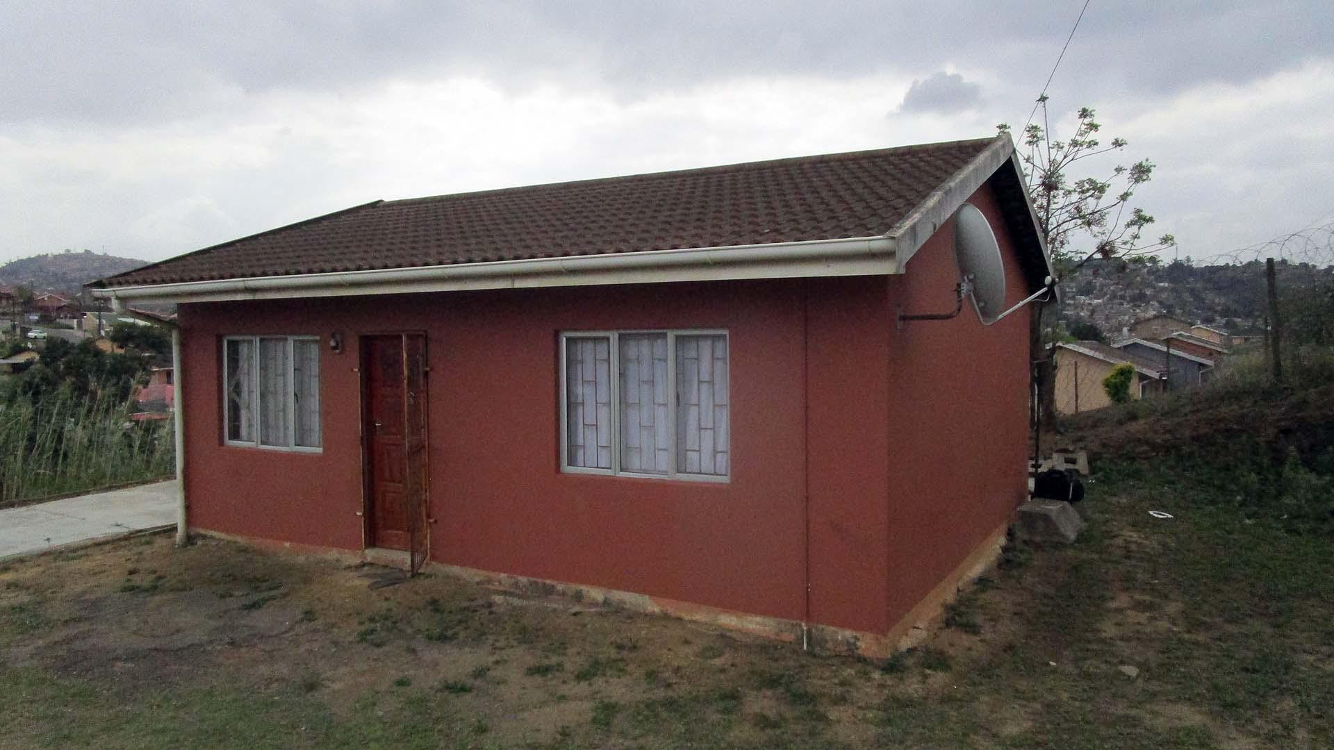 Front View of property in Brookdale