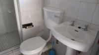 Bathroom 1 - 8 square meters of property in Dalpark