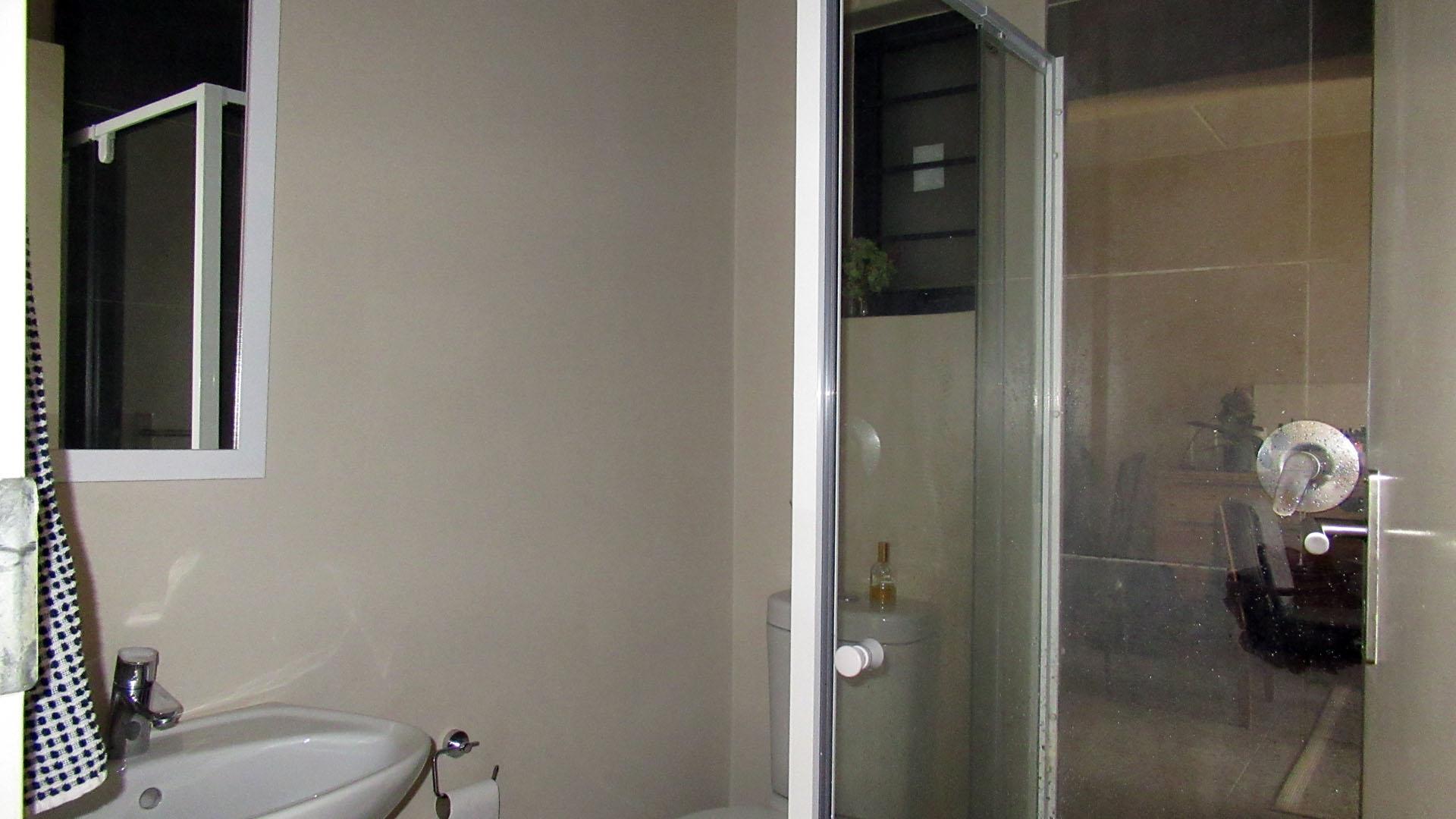 Bathroom 1 - 3 square meters of property in Midrand