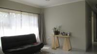 Dining Room - 14 square meters of property in Strubensvallei