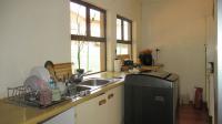 Lounges - 28 square meters of property in Strubensvallei