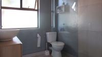 Bathroom 1 - 5 square meters of property in Strubensvallei