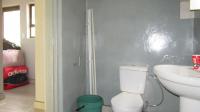 Bathroom 2 - 4 square meters of property in Strubensvallei
