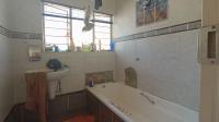 Bathroom 1 - 6 square meters of property in Constantia Kloof