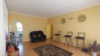 Informal Lounge - 36 square meters of property in Constantia Kloof
