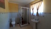 Bathroom 2 - 8 square meters of property in Constantia Kloof