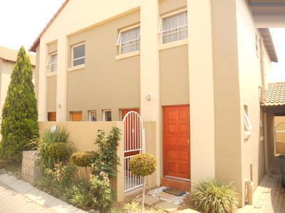 2 Bedroom Duplex for Sale For Sale in Sunninghill - Home Sell - MR46485