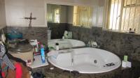 Main Bathroom - 7 square meters of property in Witfield