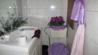 Bathroom 1 - 18 square meters of property in Witfield
