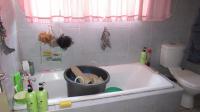 Bathroom 1 - 18 square meters of property in Witfield