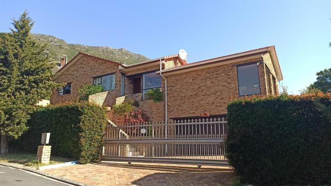 3 Bedroom House for Sale For Sale in Hout Bay   - Home Sell - MR465399