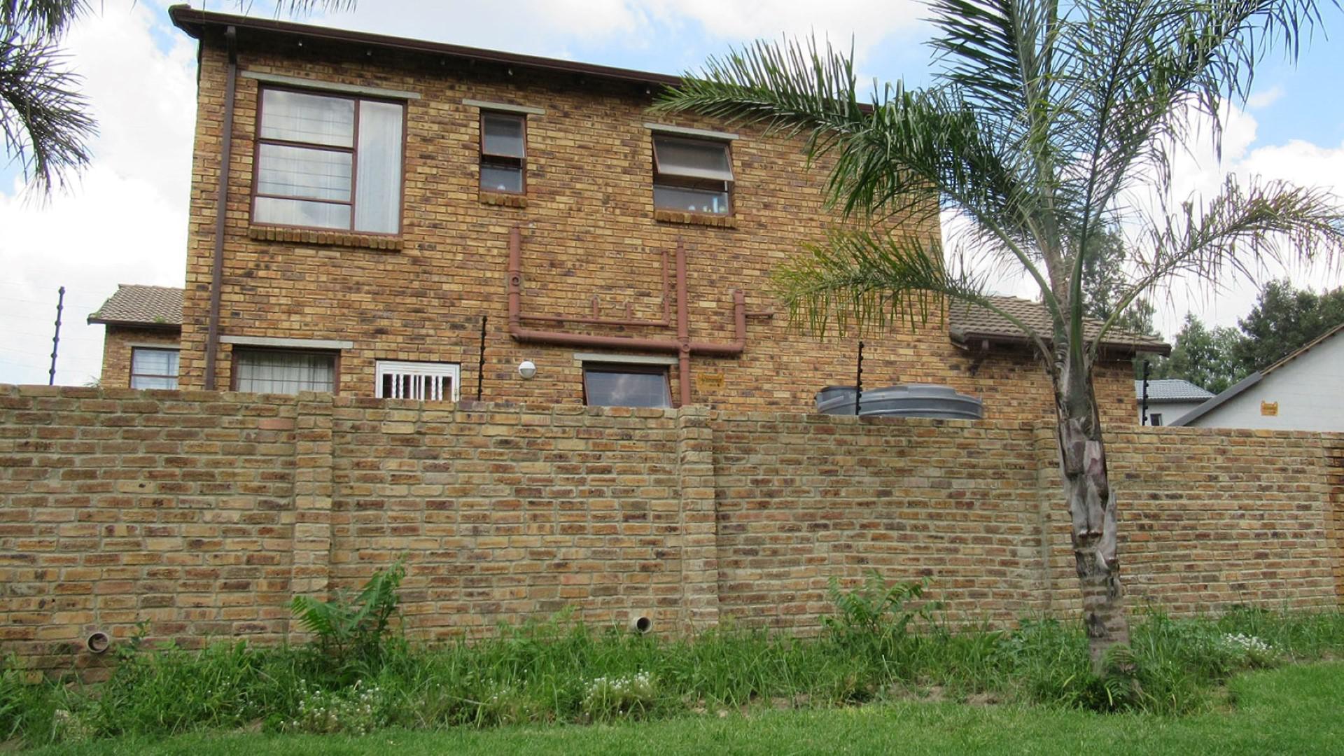 Front View of property in Wilgeheuwel 