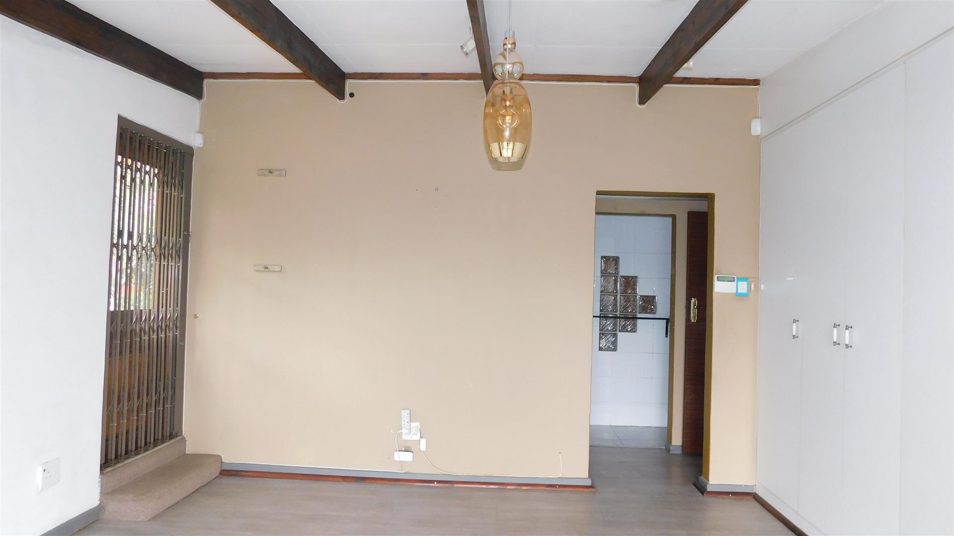 Main Bedroom - 30 square meters of property in Eldoraigne