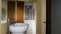 Bathroom 1 - 5 square meters of property in Eldoraigne