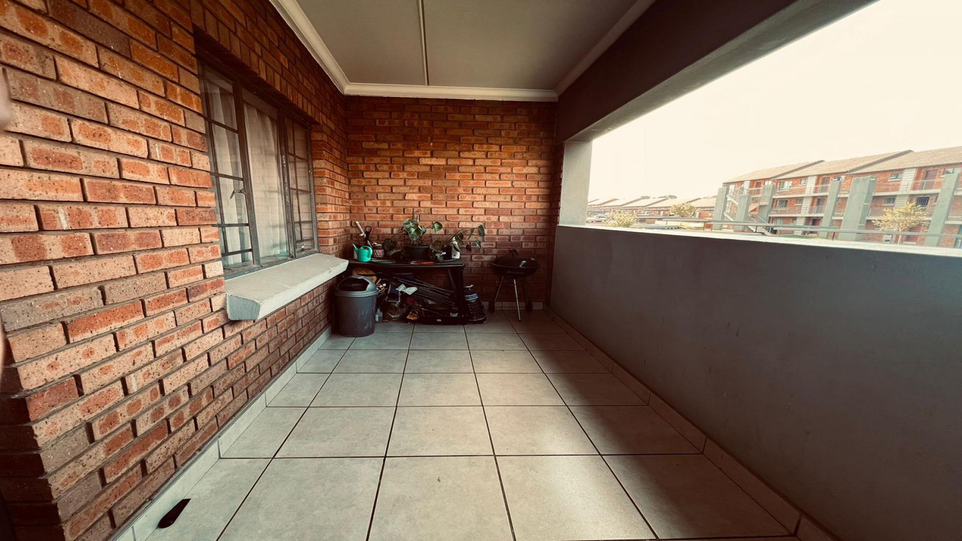 Balcony of property in Sagewood