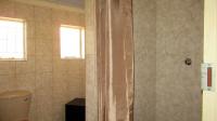 Bathroom 2 - 5 square meters of property in Del Judor