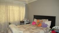 Bed Room 1 - 11 square meters of property in Dobsonville