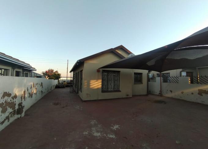 FNB SIE Sale In Execution 3 Bedroom House for Sale in Soshanguve - MR466194