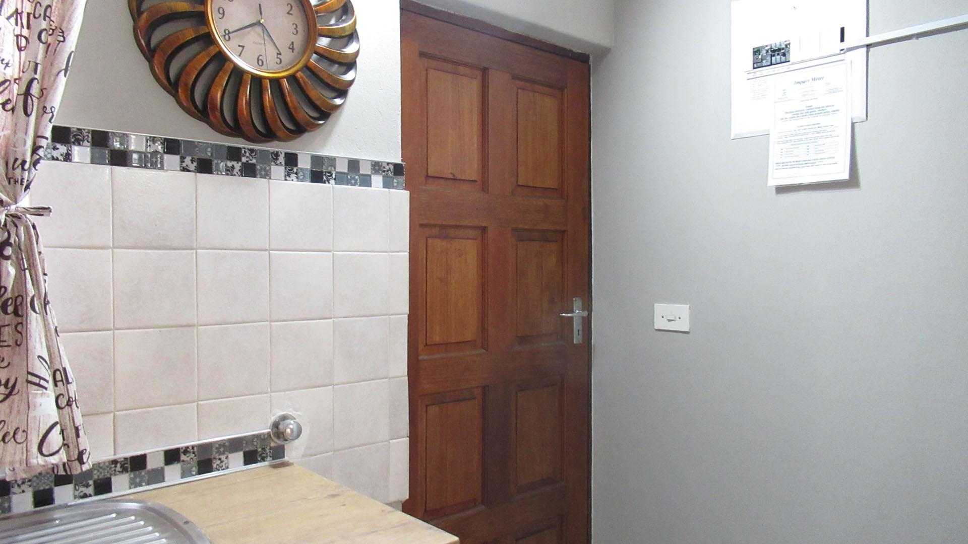 Kitchen - 10 square meters of property in Moreletapark