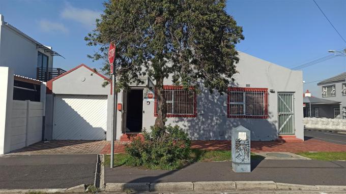 3 Bedroom House for Sale For Sale in Athlone - CPT - Private Sale - MR466250