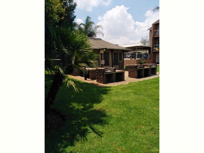 2 Bedroom Sectional Title to Rent in Florida - Property to rent - MR466666