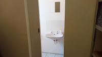 Main Bathroom - 4 square meters of property in Athlone - CPT
