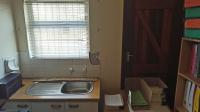 Kitchen - 10 square meters of property in Athlone - CPT
