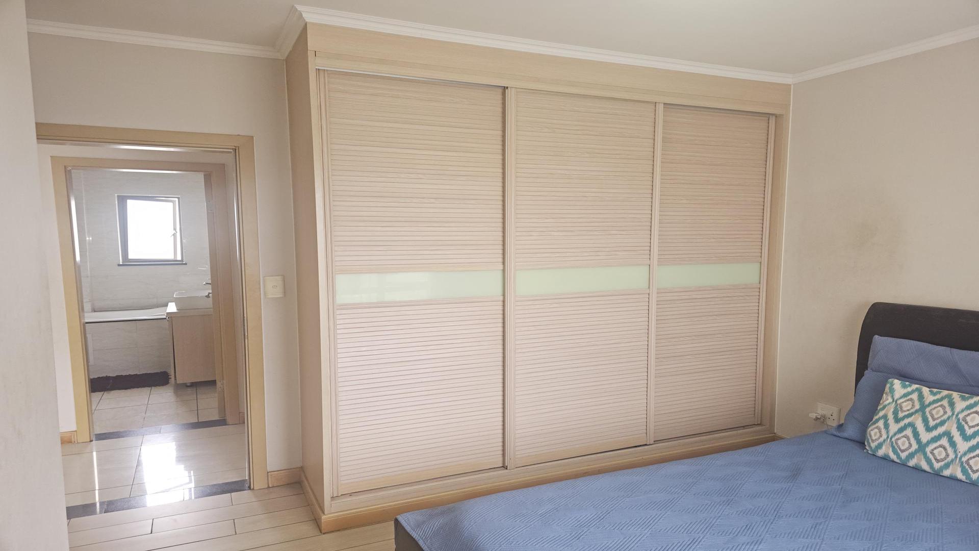 Bed Room 1 of property in Summerset
