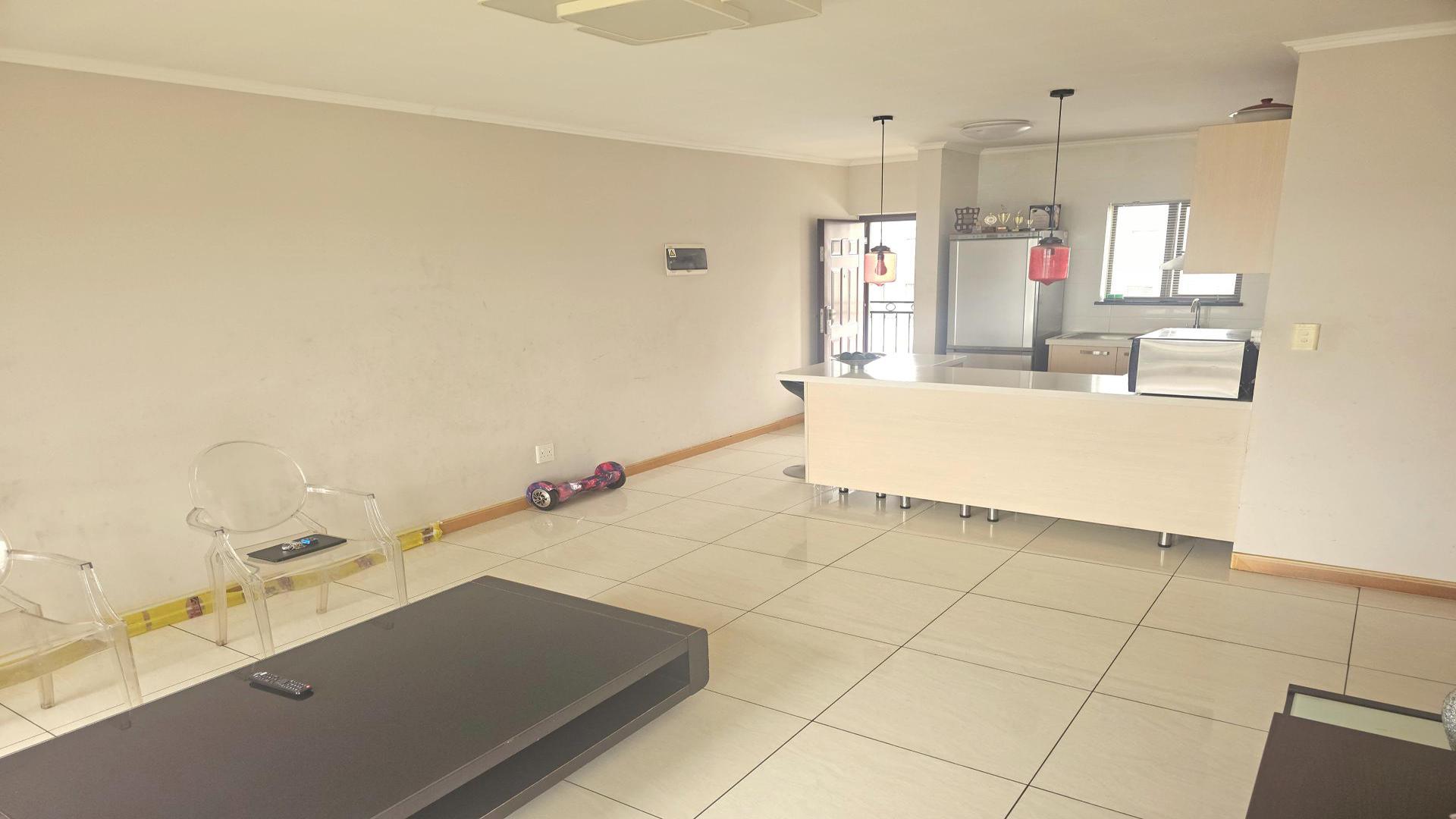 Lounges of property in Summerset