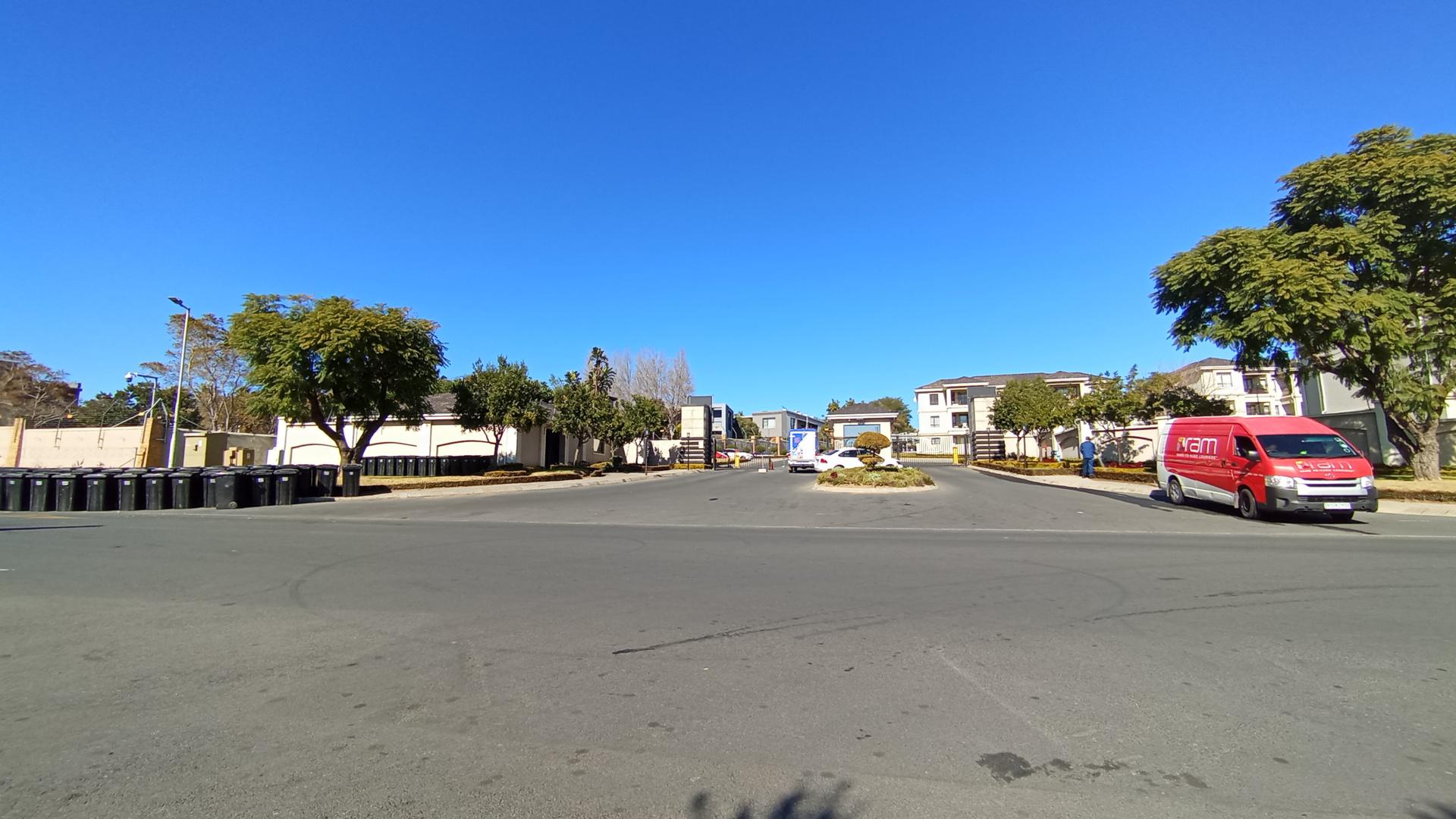 Front View of property in Summerset
