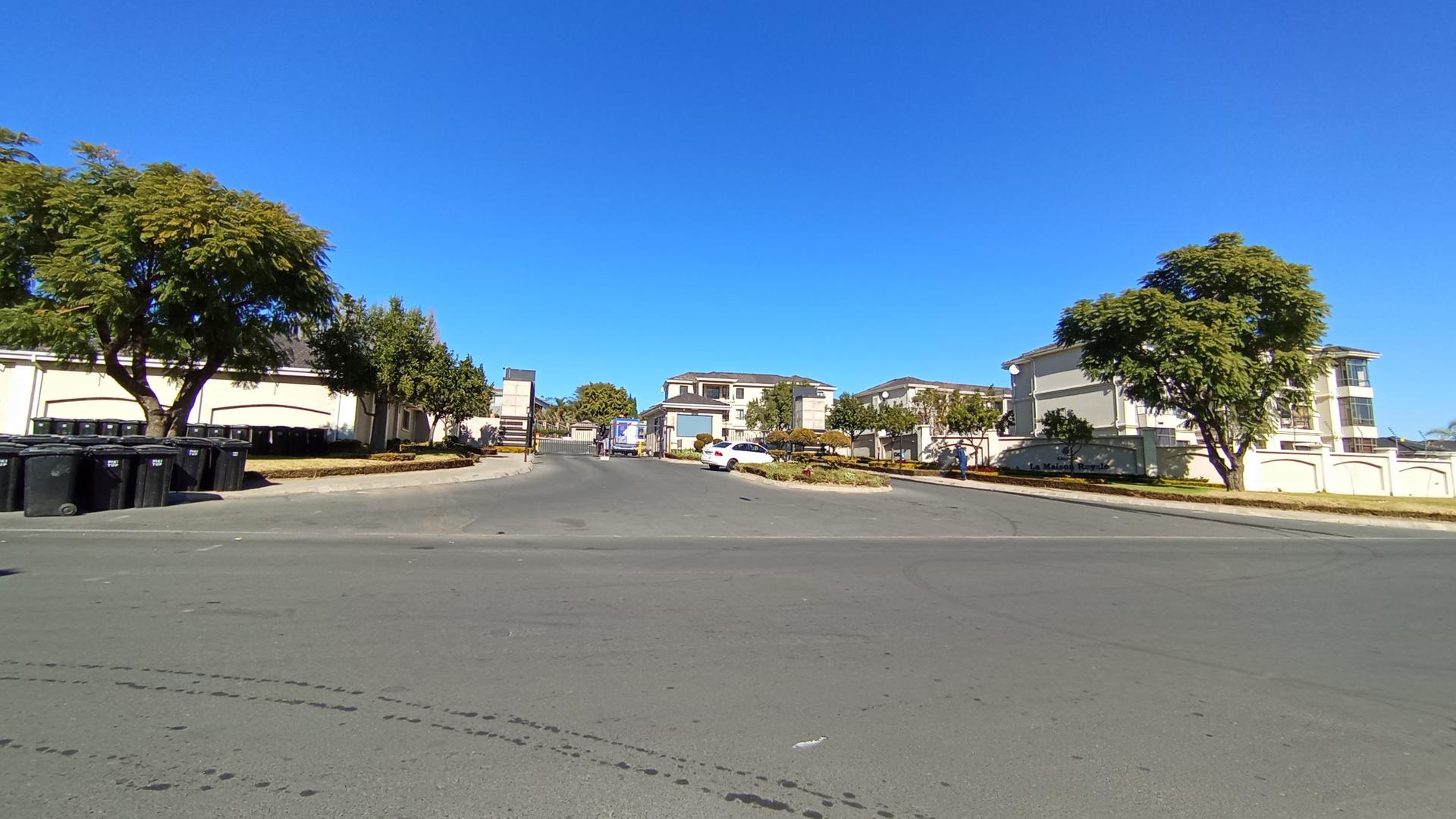 Front View of property in Summerset