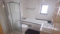 Bathroom 1 of property in Summerset