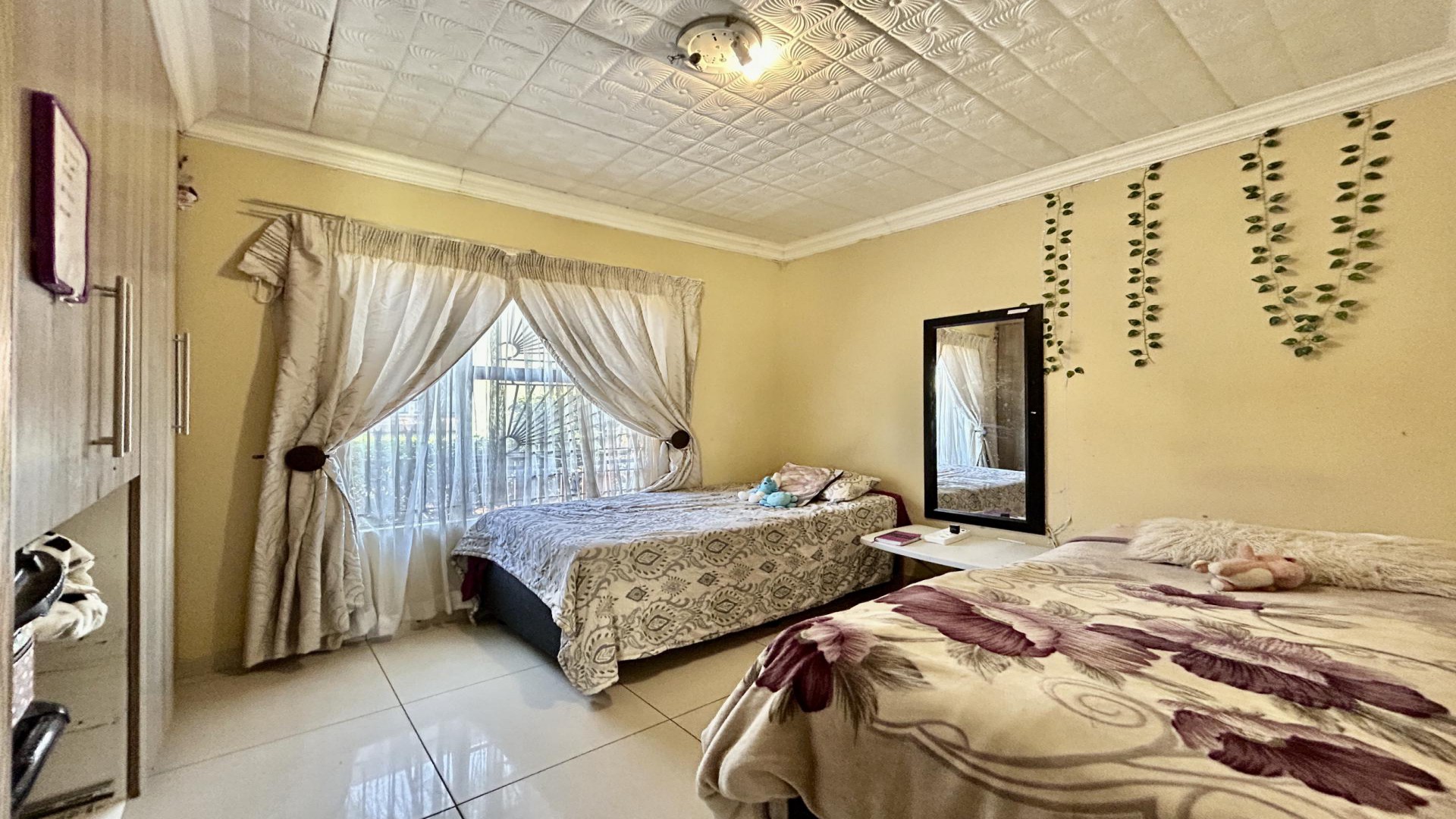 Bed Room 1 of property in Heatherview