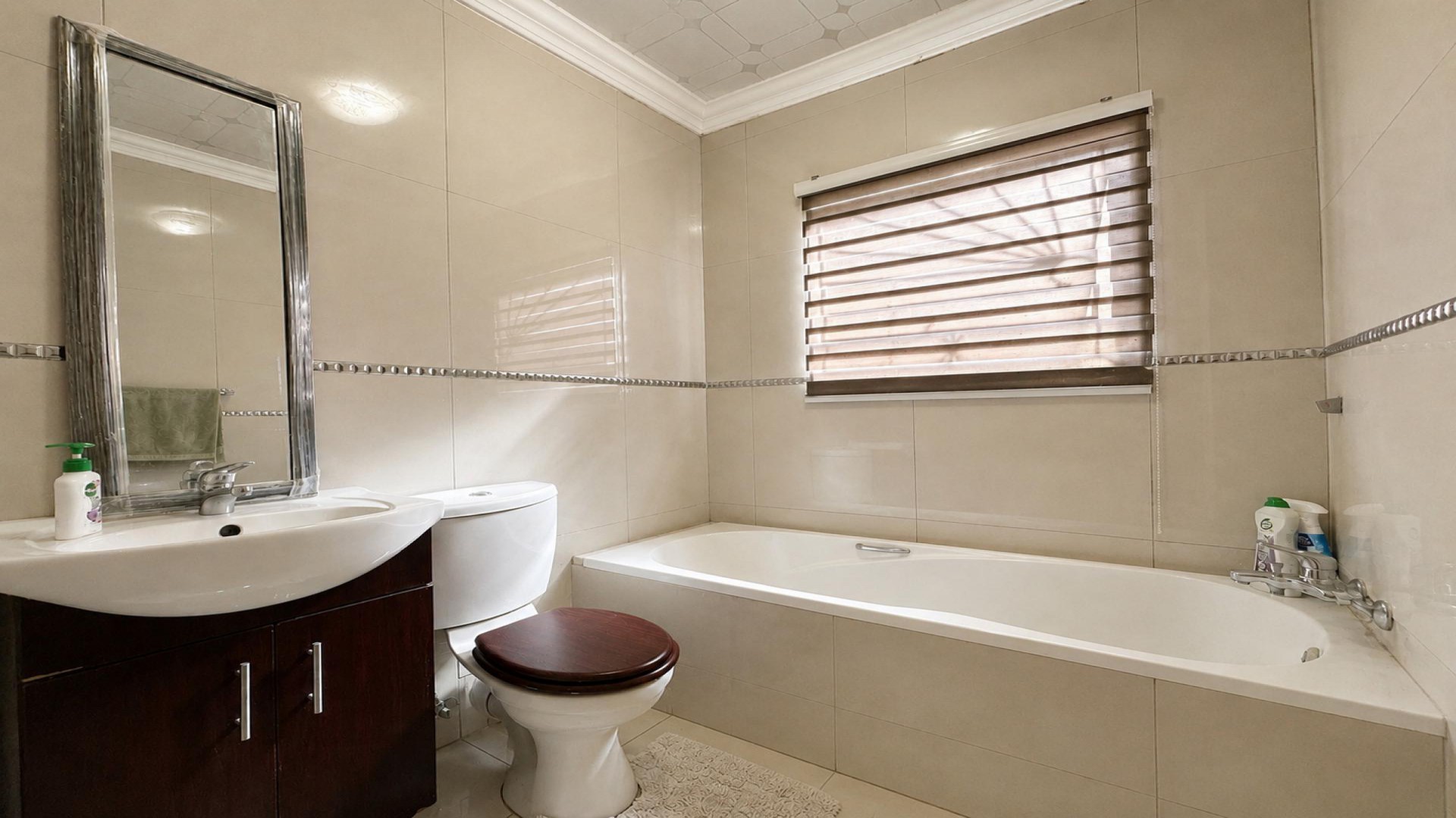 Bathroom 1 of property in Heatherview