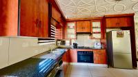 Kitchen of property in Heatherview