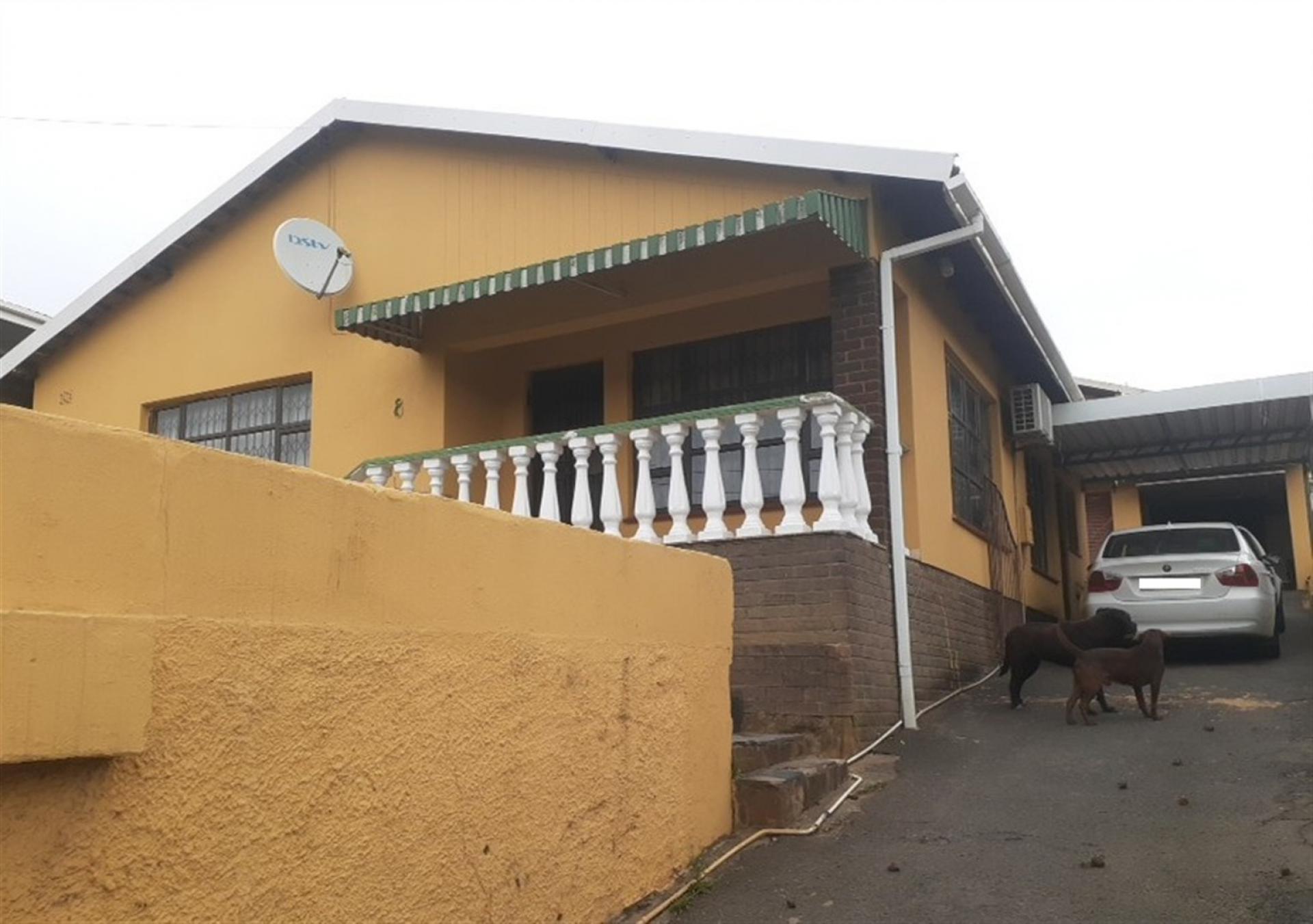 Front View of property in Mobeni Heights