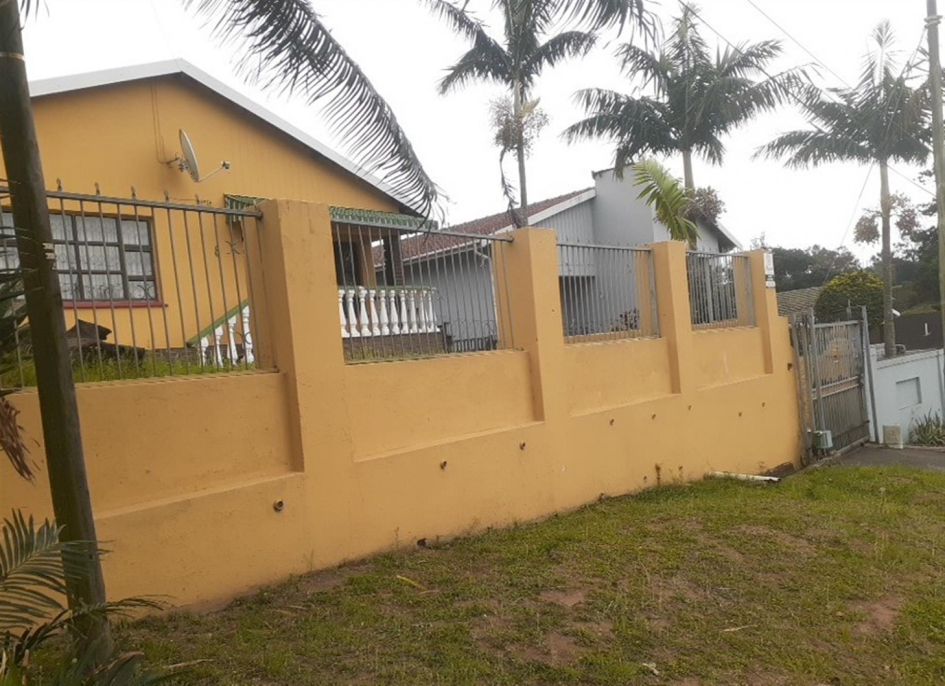 Front View of property in Mobeni Heights