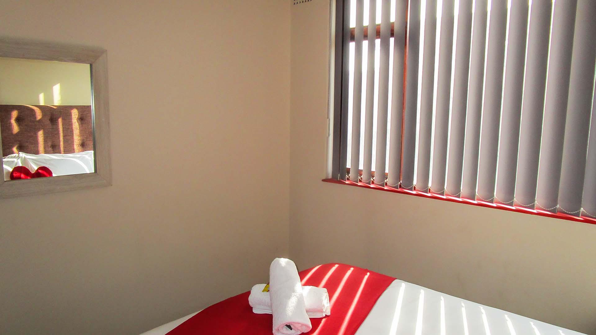 Bed Room 1 - 11 square meters of property in St Micheals on Sea