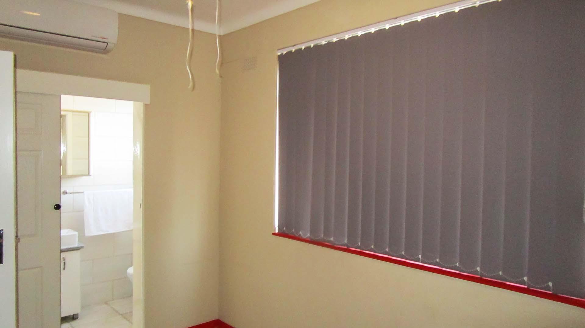 Main Bedroom - 13 square meters of property in St Micheals on Sea