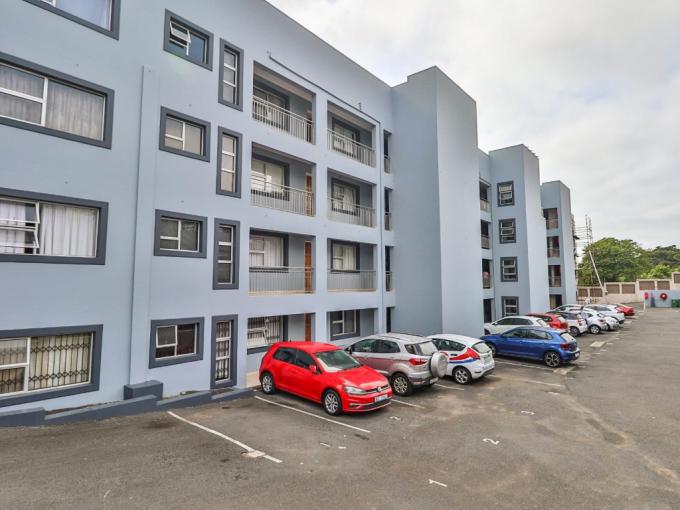 3 Bedroom Apartment for Sale For Sale in Athlone Park - MR468346
