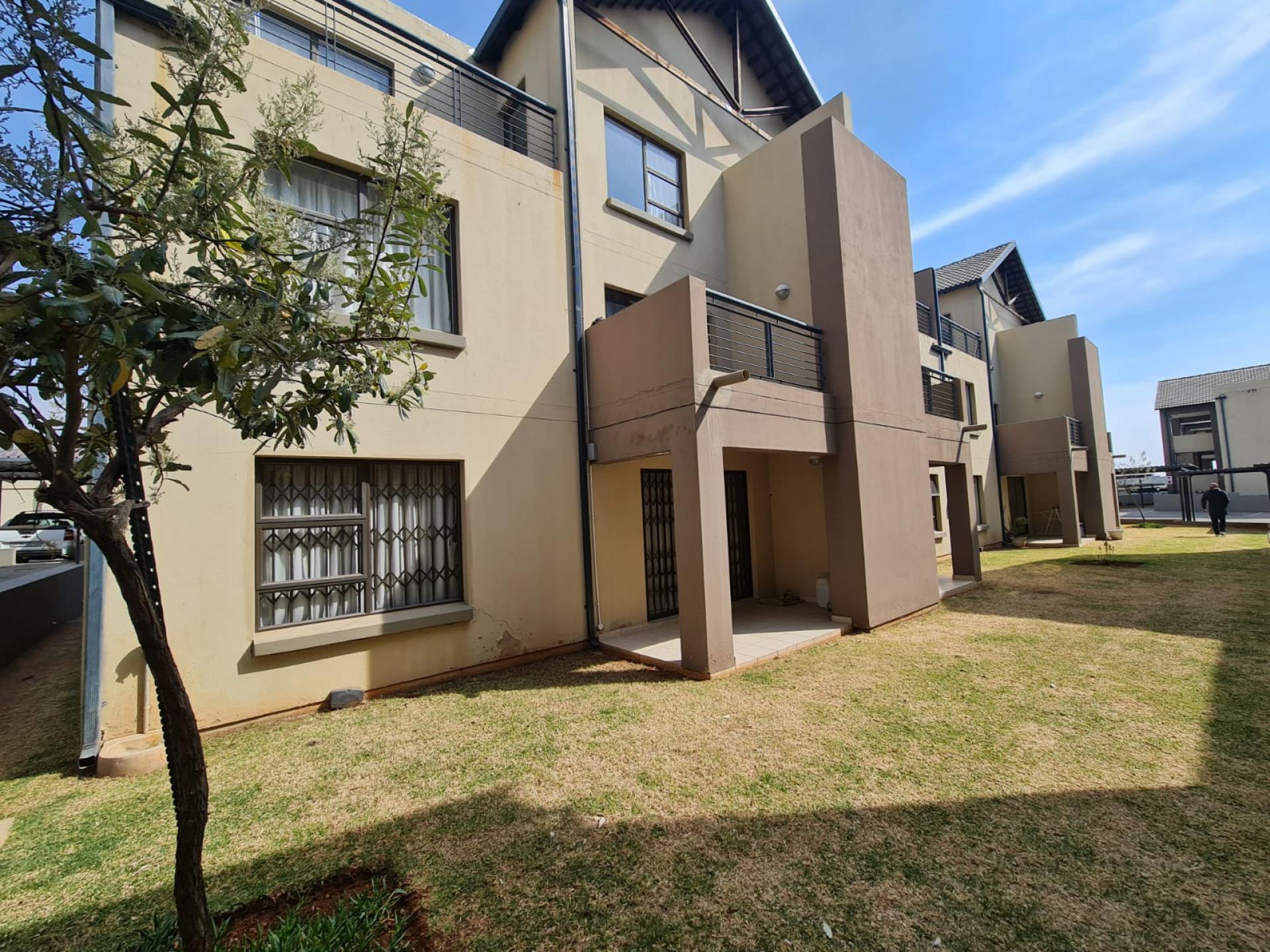 2 Bedroom Apartment for Sale For Sale in Ruimsig MR468368