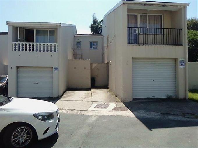 Standard Bank SIE Sale In Execution 3 Bedroom House for Sale in Beacon Bay - MR468611