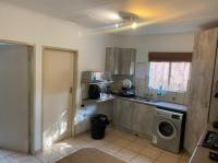 Kitchen of property in Rangeview
