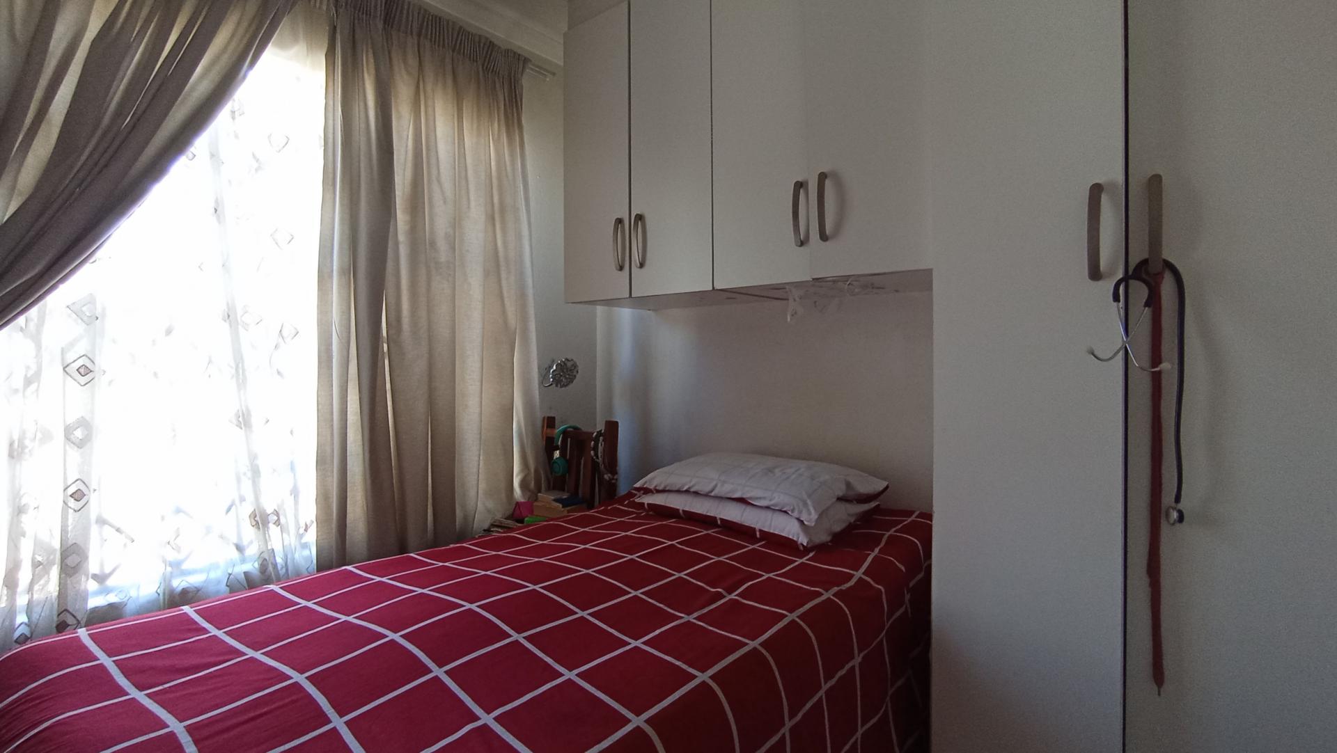 Bed Room 2 - 7 square meters of property in Fleurhof