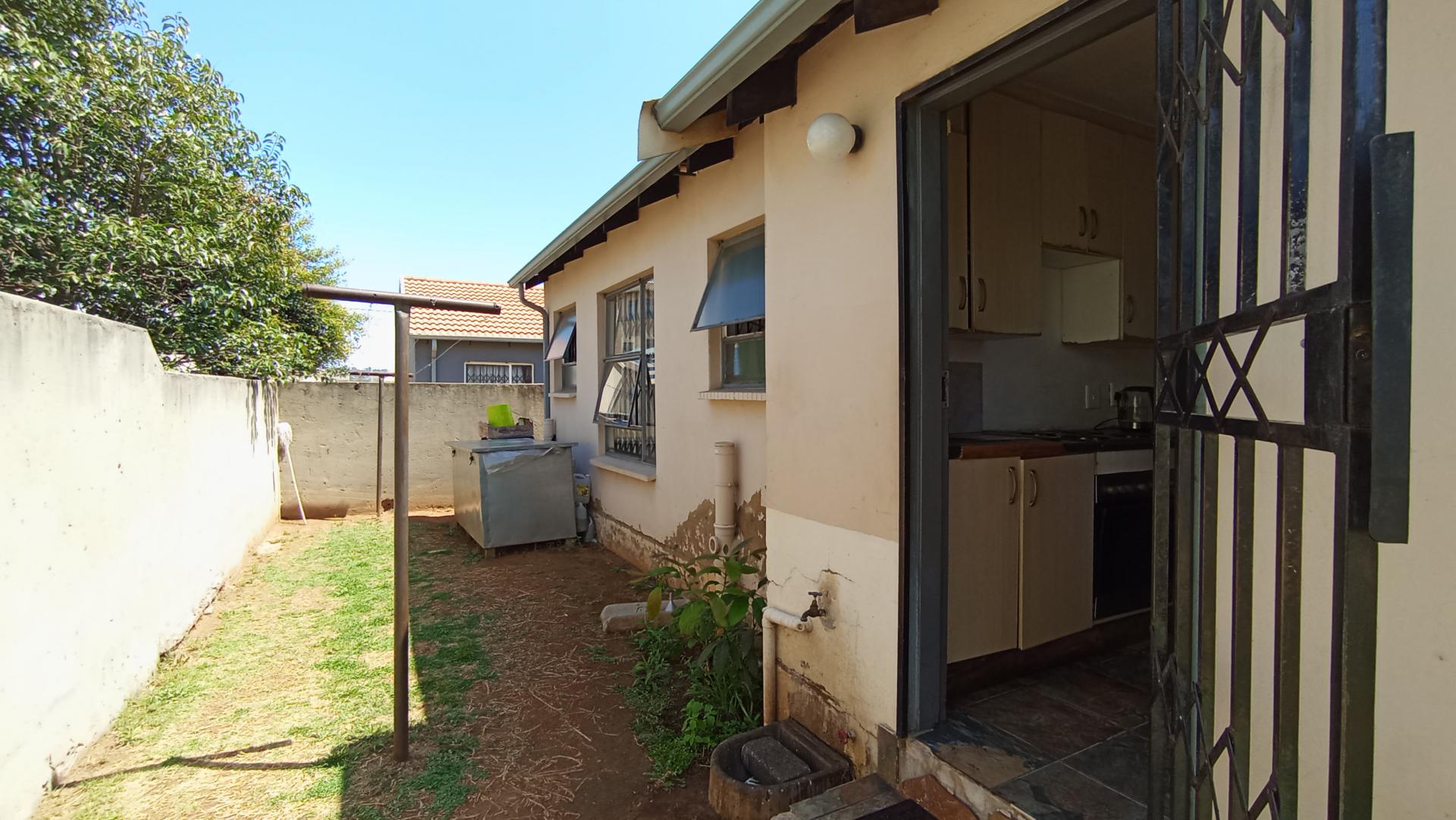Backyard of property in Fleurhof