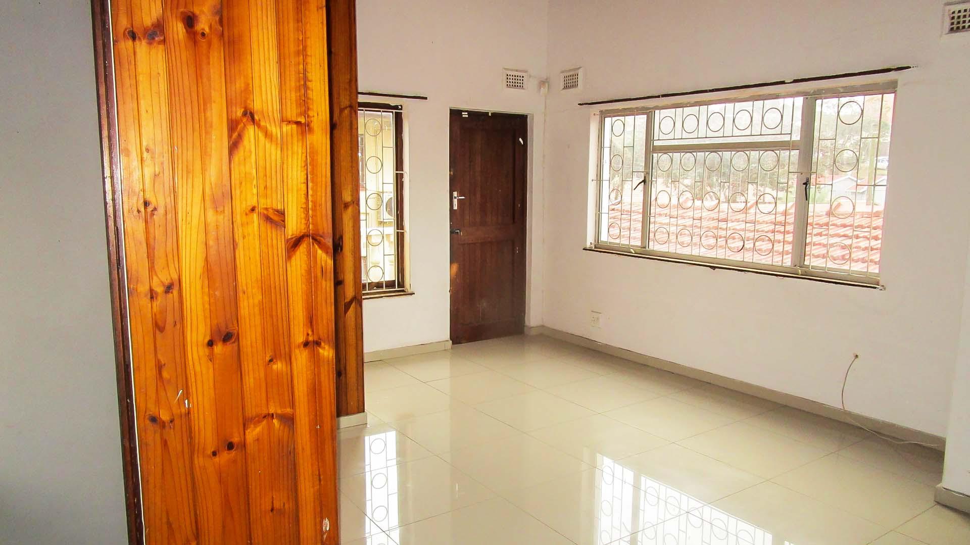 Rooms - 33 square meters of property in Reservoir Hills KZN